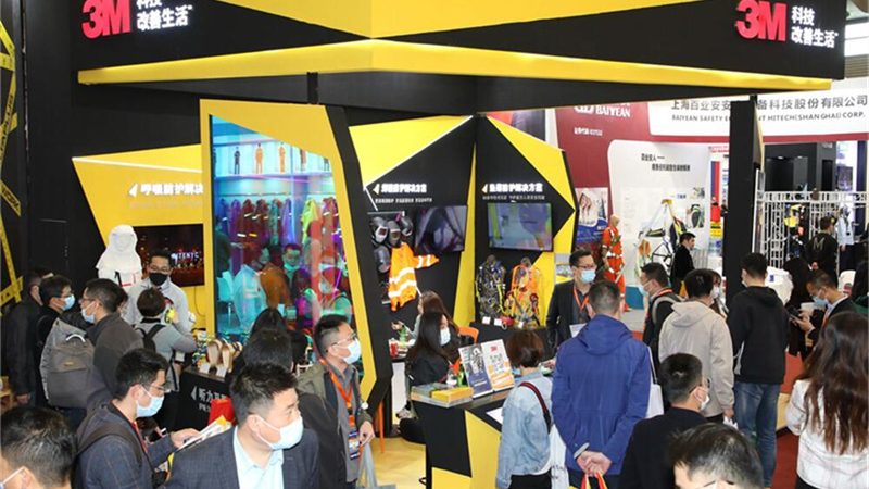 灯箱与喷绘：两种展览展示方式的深度解析